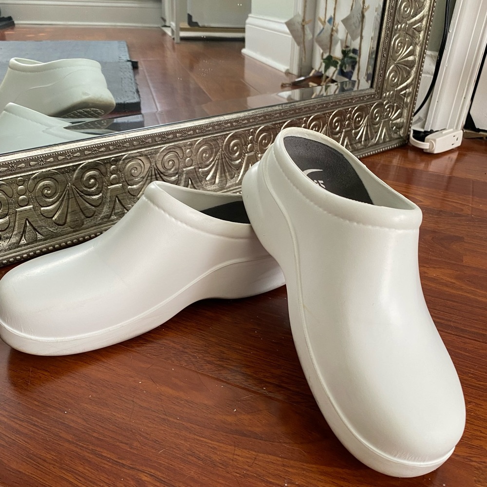 White Klogs size 7